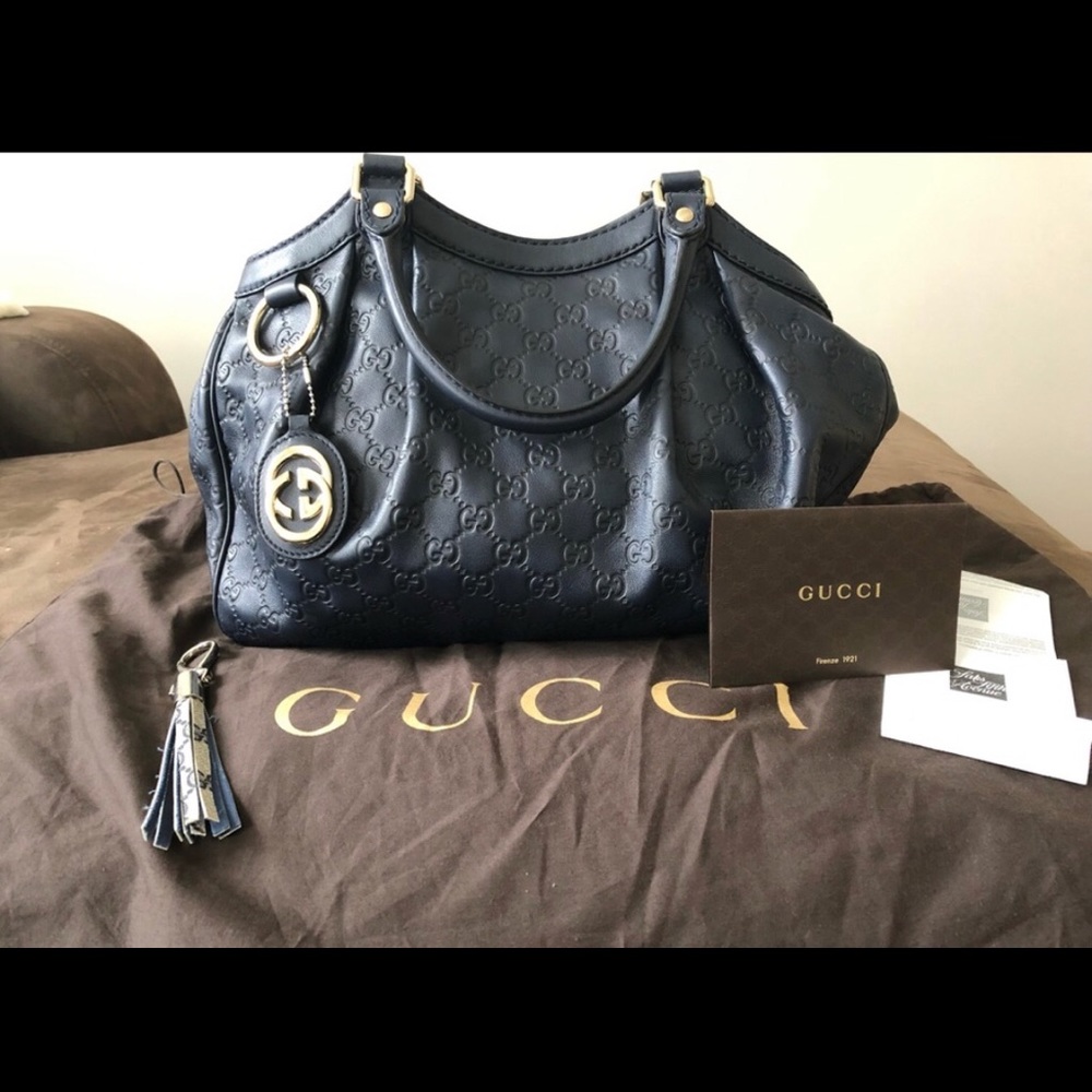 Authentic Gucci Medium - image 1